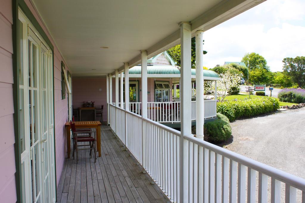 Matakohe House Bed & Breakfast Exterior photo